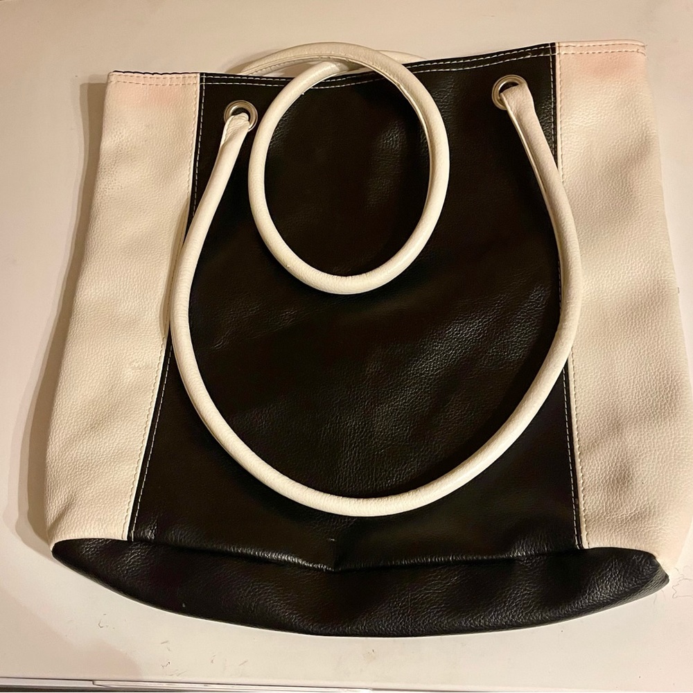 Black and white Vitronic bag